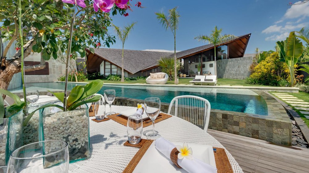 The Layar -  4 bedroom - Large gardens